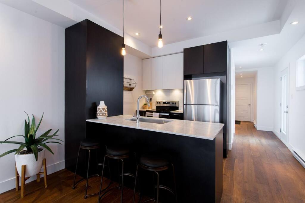 Sleek Condo In The Heart Of Little Italy By Den Stays مونتريال المظهر الخارجي الصورة