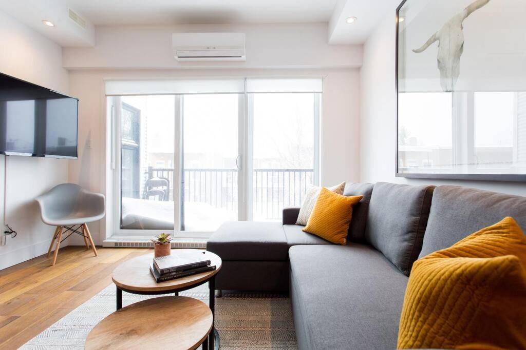 Sleek Condo In The Heart Of Little Italy By Den Stays مونتريال المظهر الخارجي الصورة